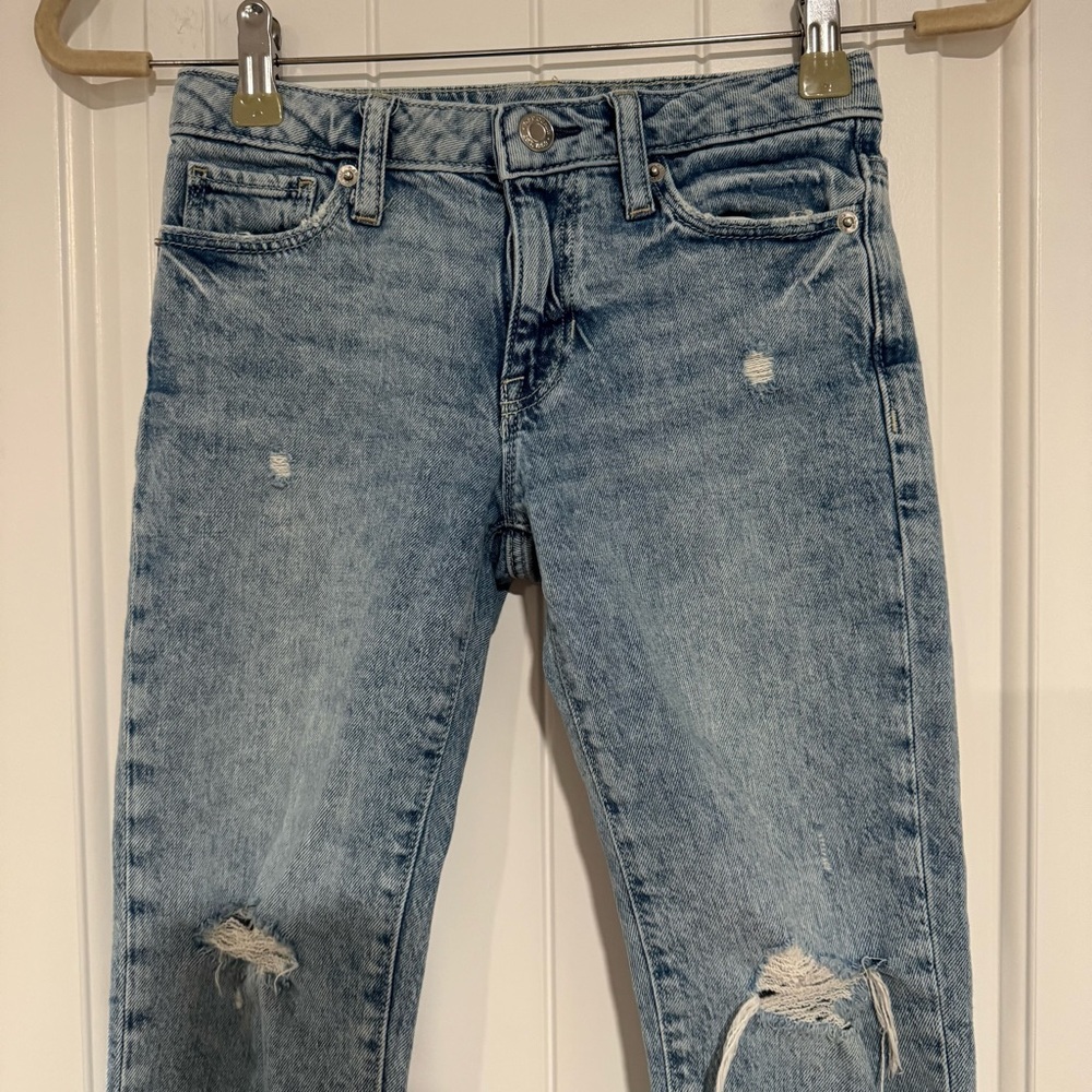 GAP Kids Girlfriend Style Distressed Blue Jeans - Great Condition - Size 7 - Picture 3 of 10